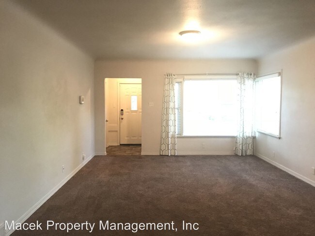 Building Photo - 2115 4th Ave S