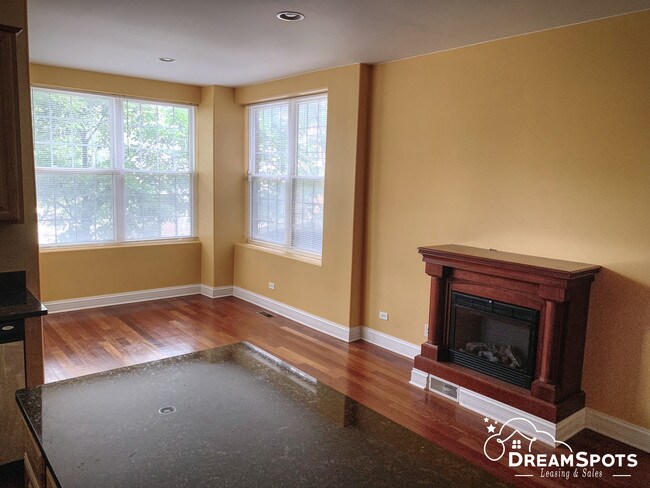 Foto del edificio - 4201 S Michigan Ave