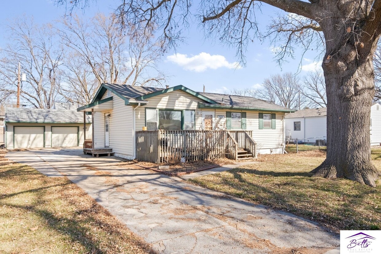 Primary Photo - WELCOME HOME!