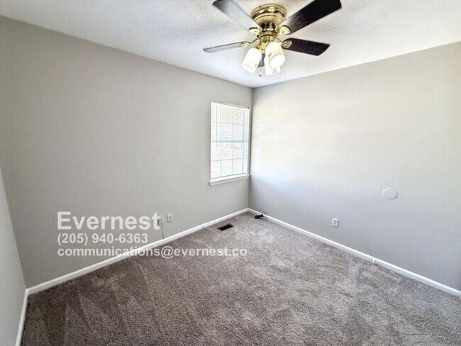 Foto del edificio - 1726 6th Pl Cir NW
