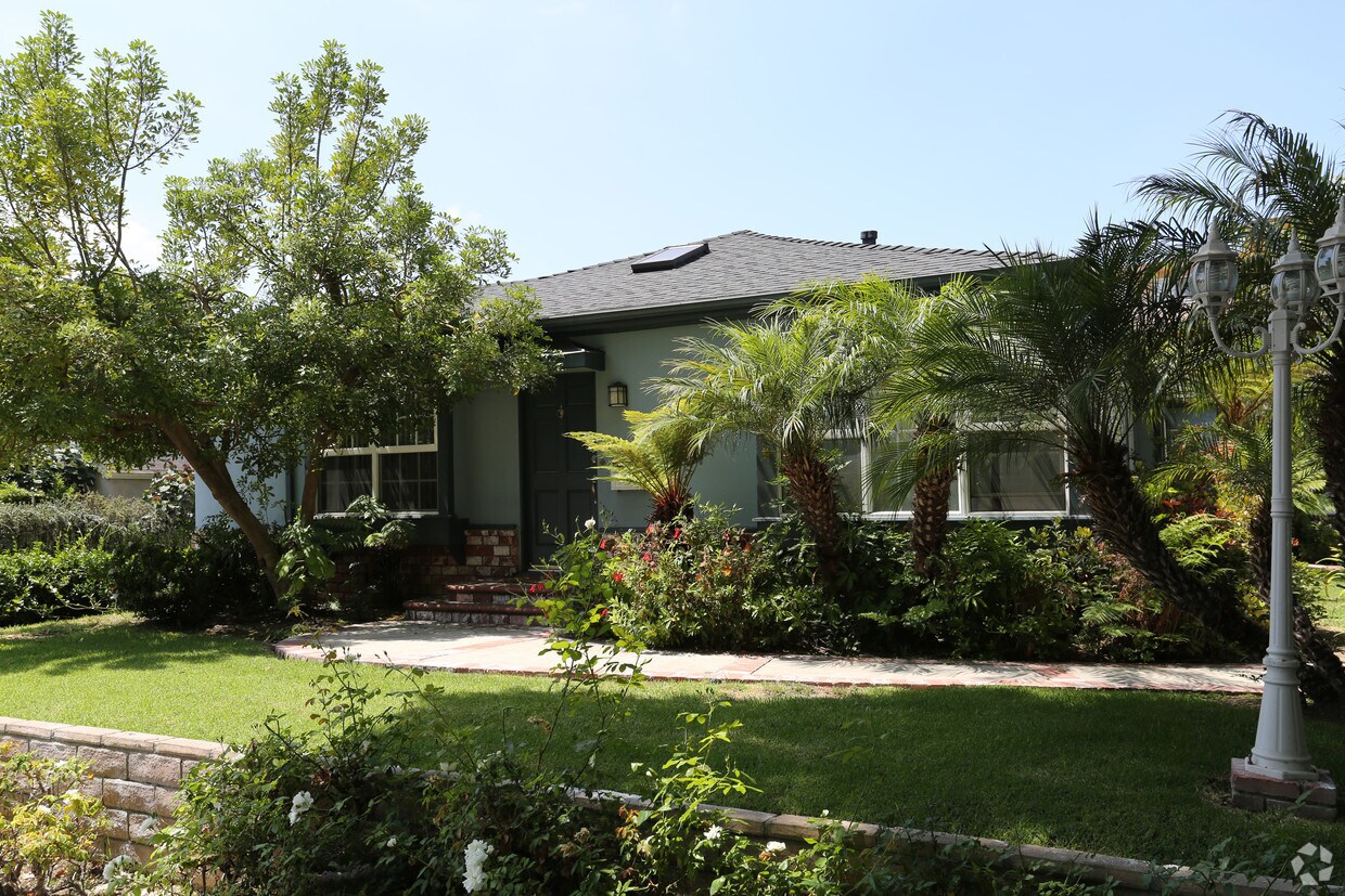 Building Photo - 1515 Veteran Ave