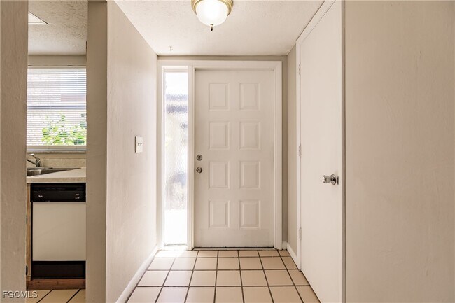 Foto del edificio - 1123 SW 48th Terrace