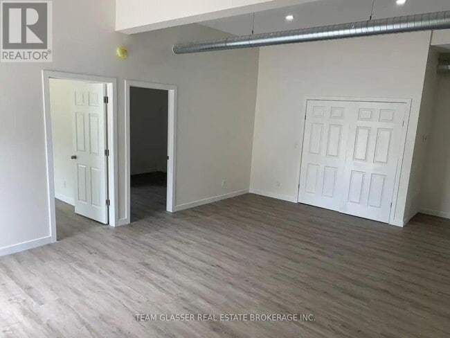 Building Photo - 423-423 Hamilton Rd