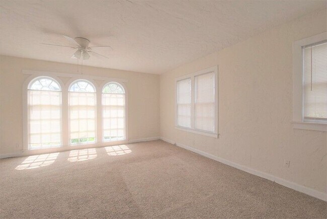 Foto del edificio - 410 E 14th St