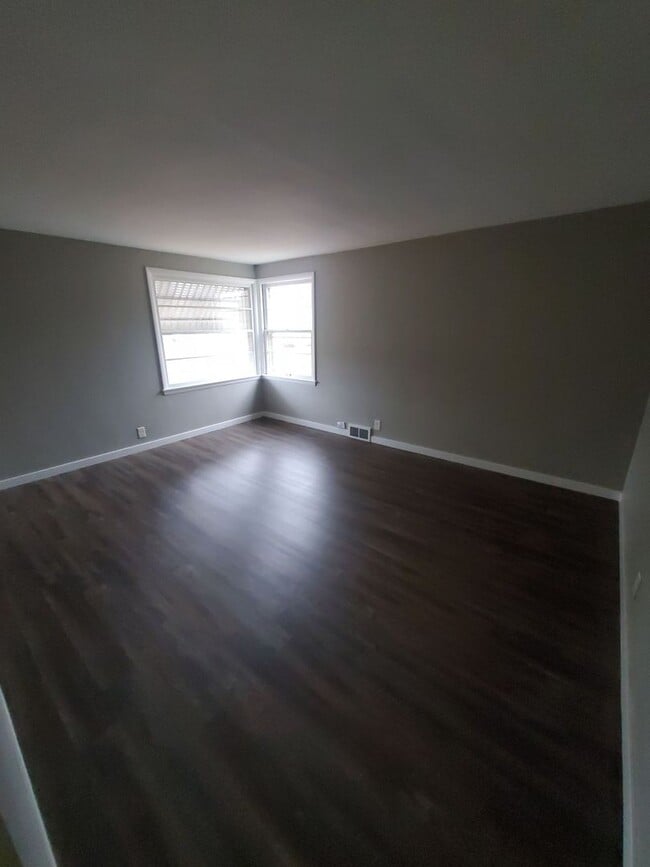 Foto del edificio - 3312-3314 N 85th St.