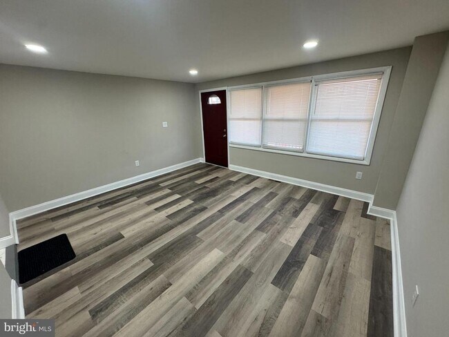 Foto del edificio - 8050 Lansdale Rd