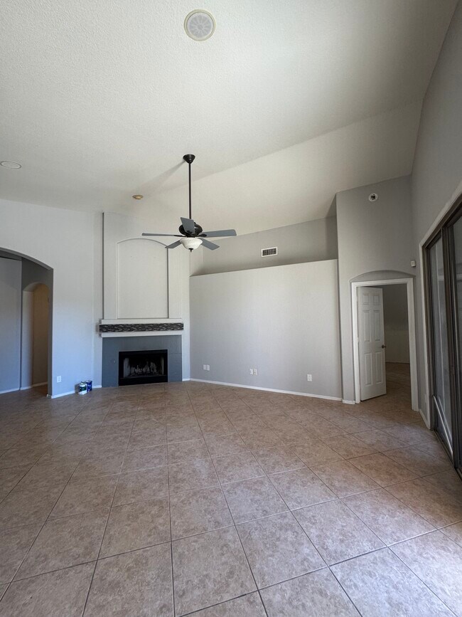 Foto del edificio - 2523 E Parkside LN