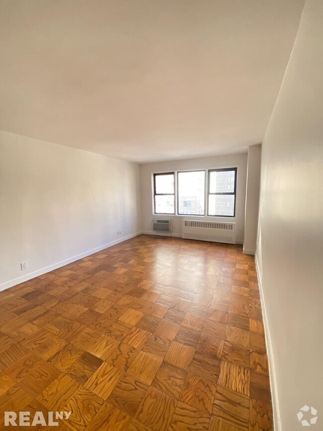 Building Photo - 236 E 36th St