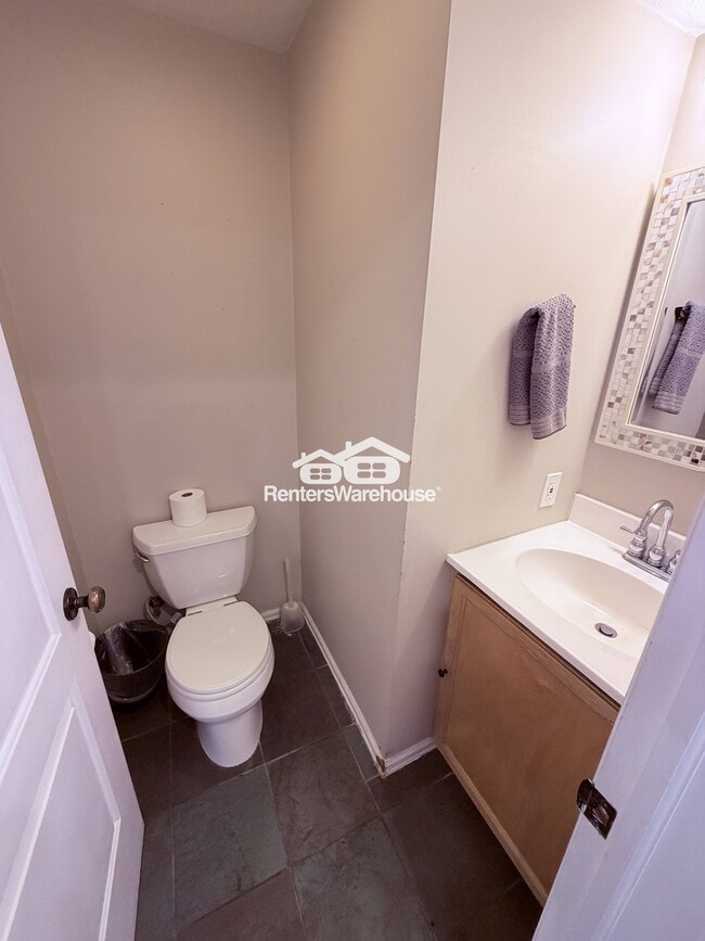 Building Photo - 2555 S 400 E