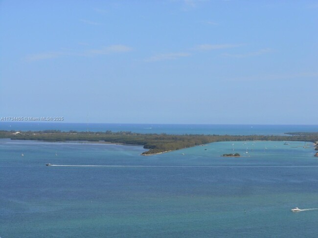 Building Photo - 1200 Brickell Bay Dr