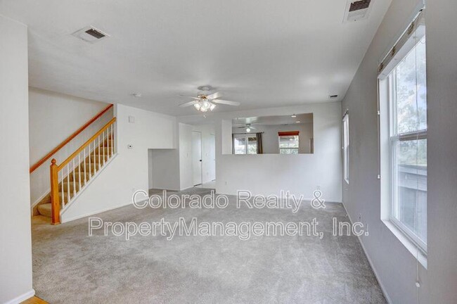 Foto del edificio - 881 Mockingbird Ln