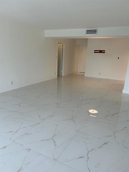 Building Photo - 16300 Golf Club Rd