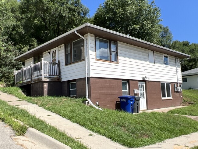 Building Photo - 1245 High Bluff St