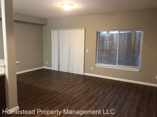 Building Photo - 1440-1444 Marigold Dr