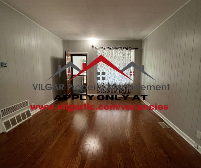 Building Photo - 2426 Schrage Ave