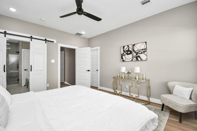 Building Photo - 316 Thornton Rd