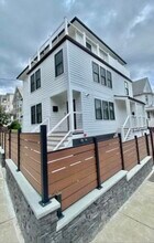 Building Photo - 35 Hunnewell Ave