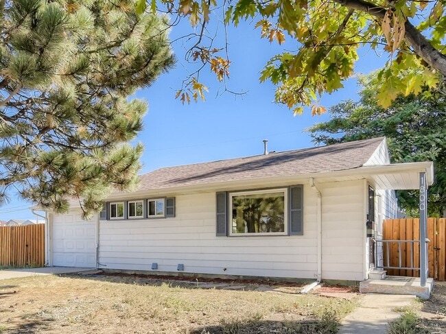 Evolve Real Estate: Recently RENOVATED 2 B... - Evolve Real Estate: Recently RENOVATED 2 B... House
