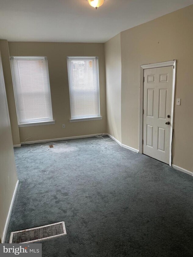 Primary Photo - 2433 N 33rd St