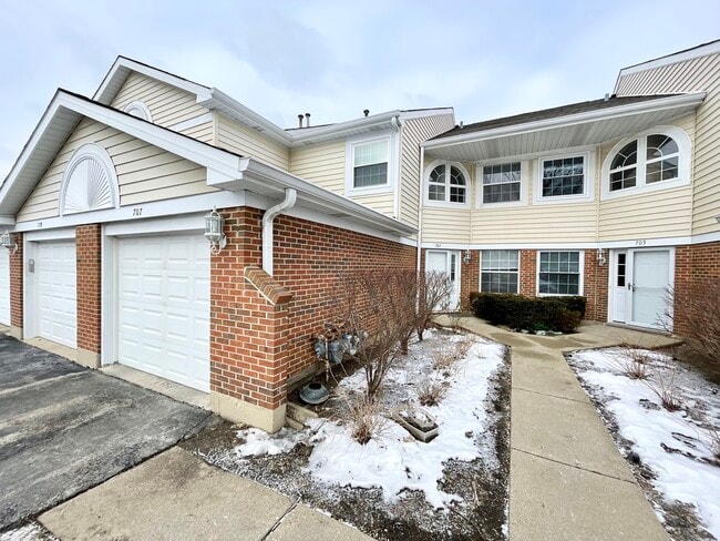 Building Photo - 707 W Happfield Dr