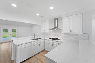 Building Photo - 406 Riverbend St Building Photo - 406 Riverbend St