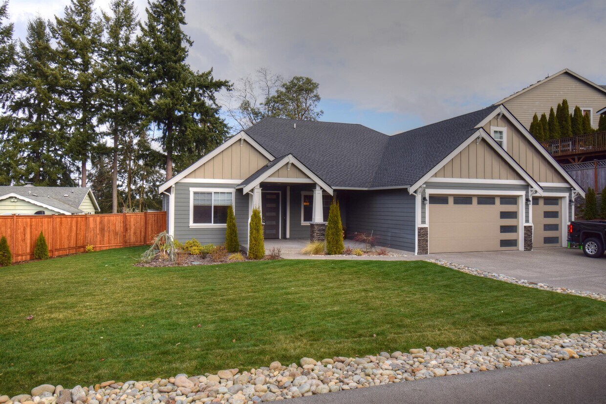 303 View Rd, Steilacoom, WA 98388 House Rental in Steilacoom, WA