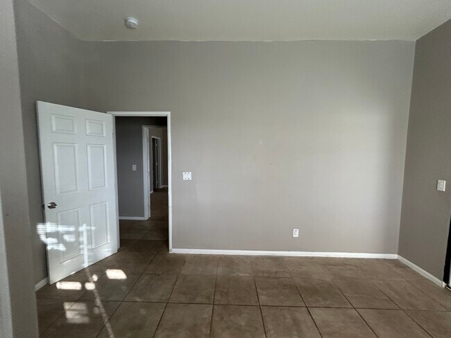Building Photo - 15511 Wood Rd