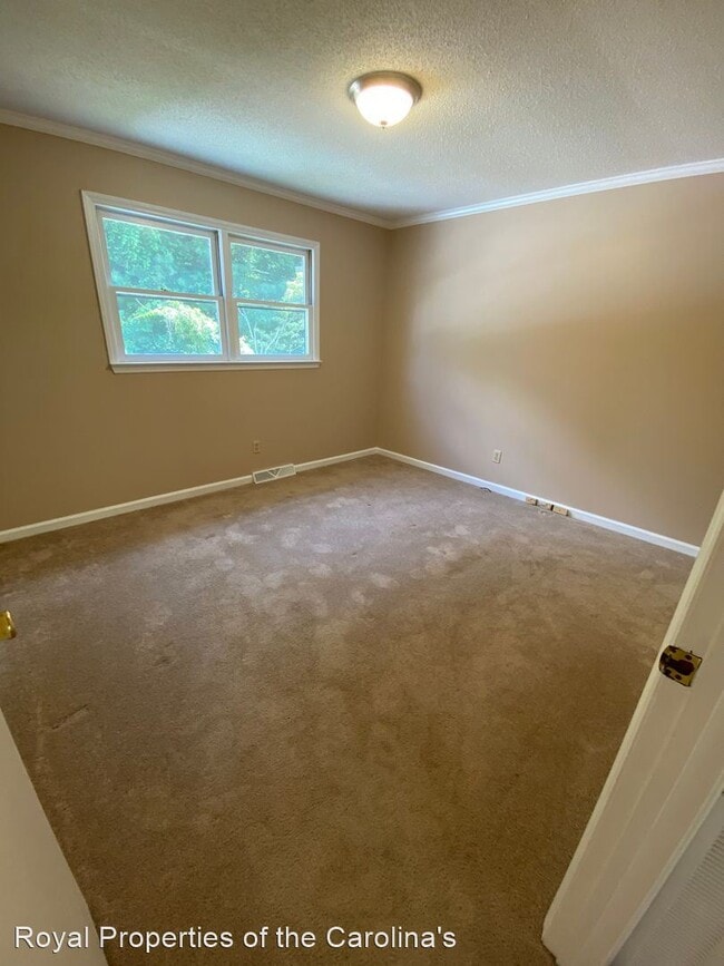 Building Photo - 2 br, 1 bath House - 135 Sherrils Ct.