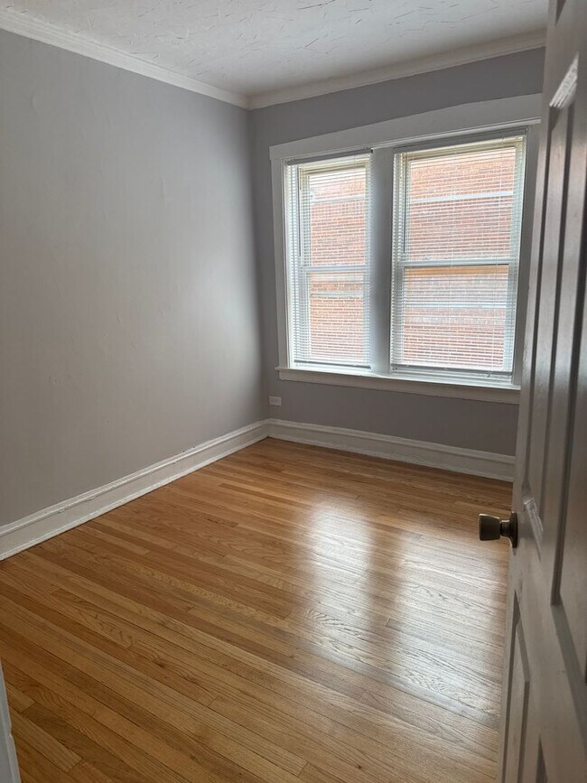 Foto del edificio - 2 BEDROOM 1 BATHROOM