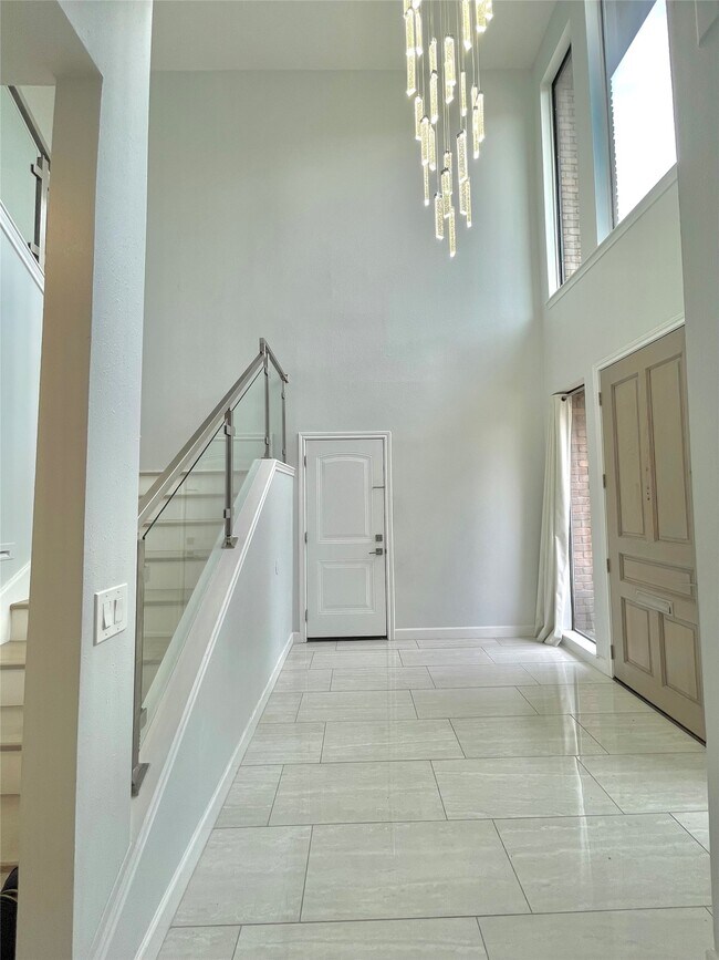 Foto del edificio - 6000 Sugar Hill Dr