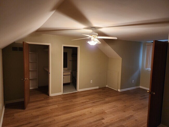 Building Photo - 3370 Heritage Pky