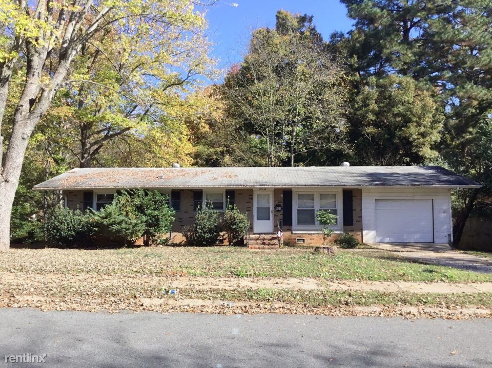 Building Photo - 908 White Plains Rd