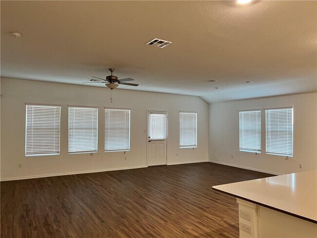 Foto del edificio - 223 Chickasaw Ln