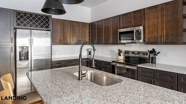 Foto del edificio - 1200 Riverfront Dr