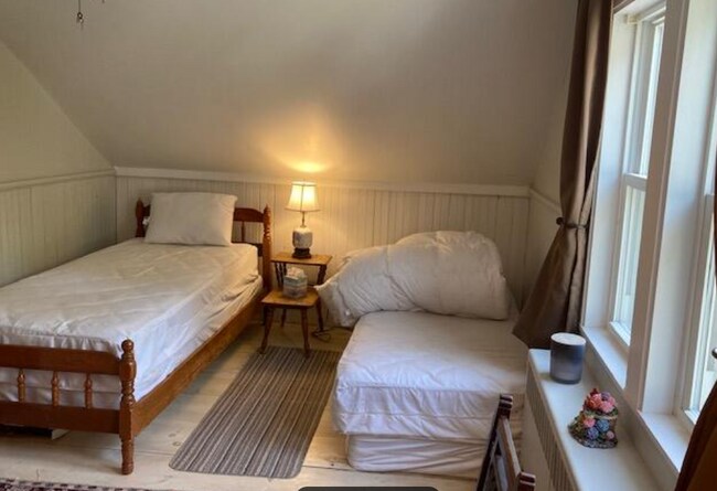 Bedroom 1 - 84 H Rd