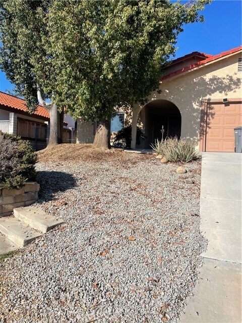 Primary Photo - 22900 Canyon Lake Dr N