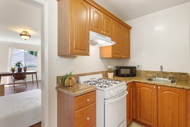 Photo - 1150 W 29th St Apartment