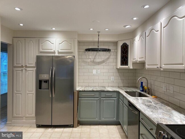 Foto del edificio - 2720 Gingerview Ln