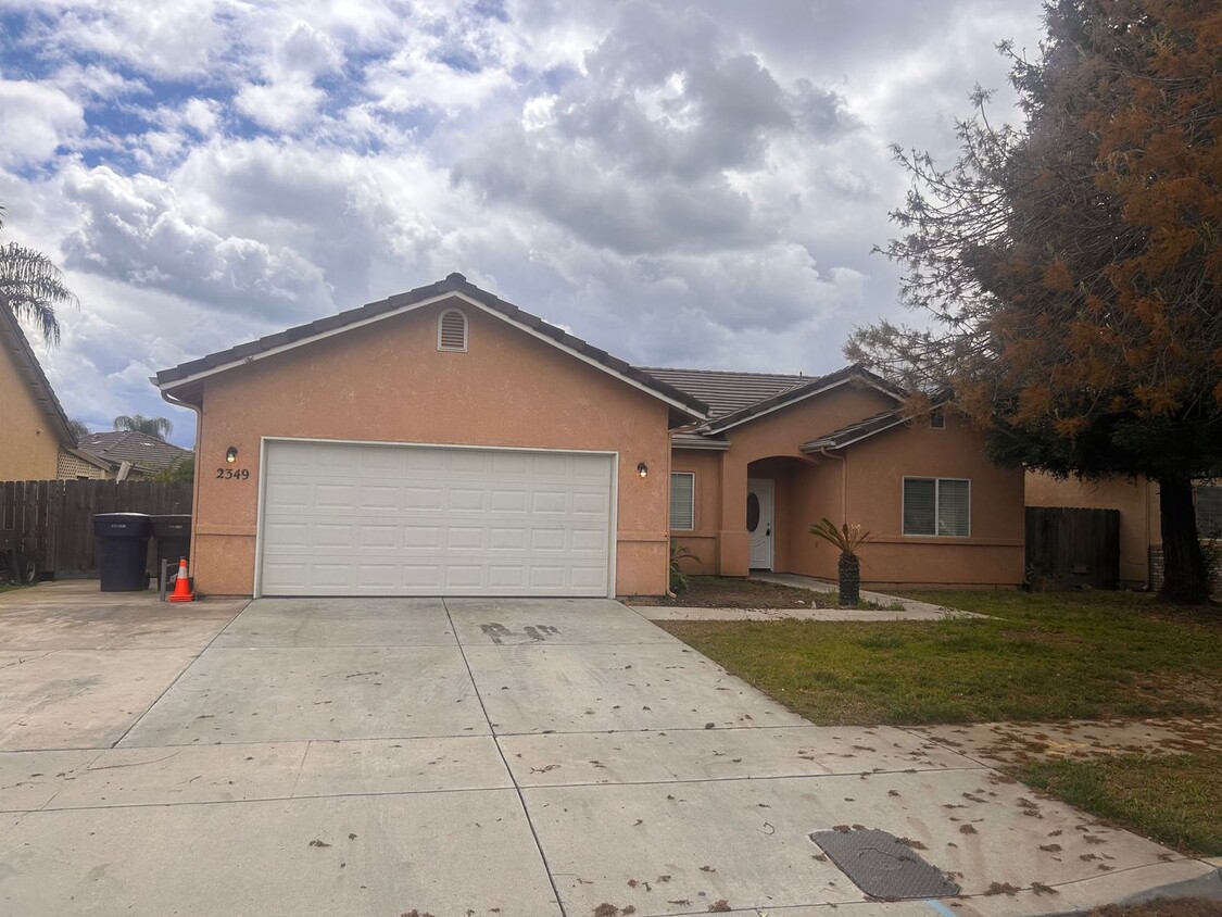 Foto principal - Nice house for rent in Tulare!