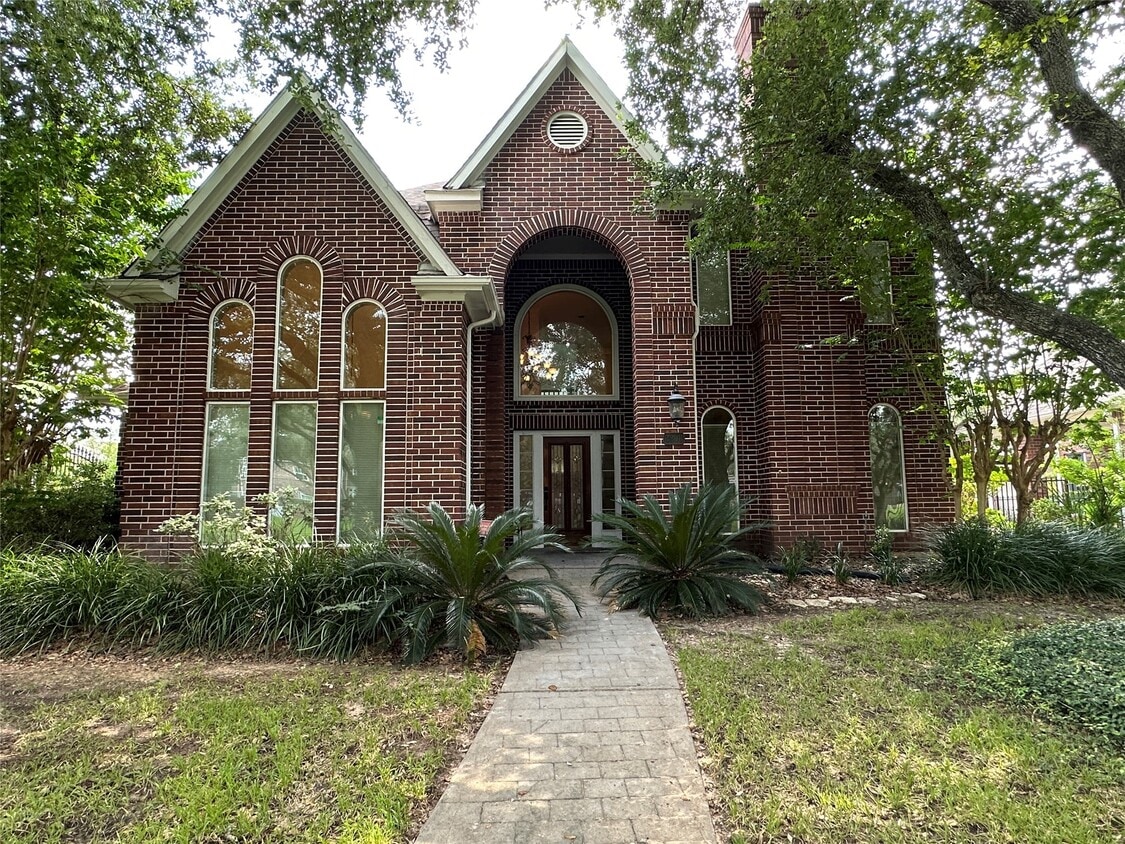 Primary Photo - 3206 Oakland Dr