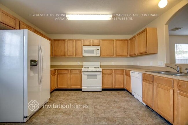 Building Photo - 6627 Gorton Dr