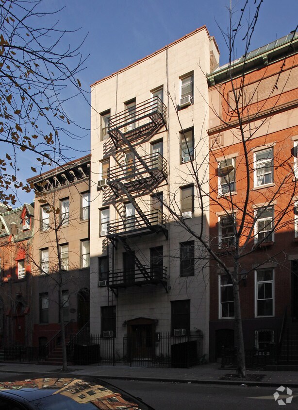Foto principal - 415 W 46th St
