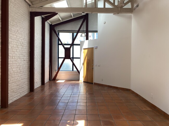 Building Photo - 1355 Grove St