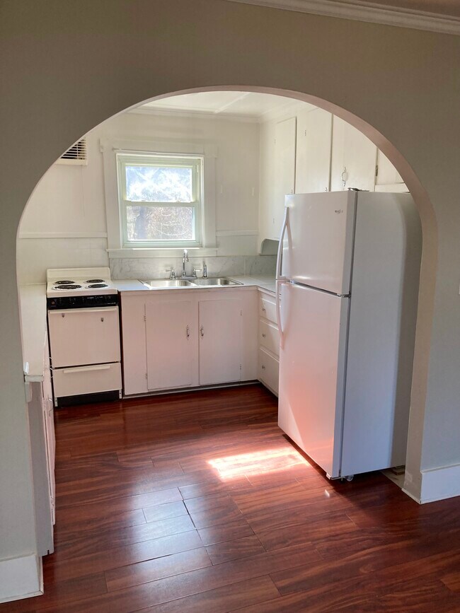 Building Photo - 23 Trafton St