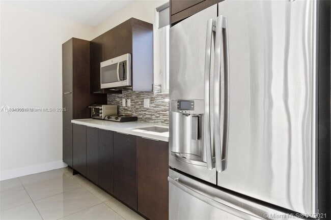 Foto del edificio - 10458 NW 67th St