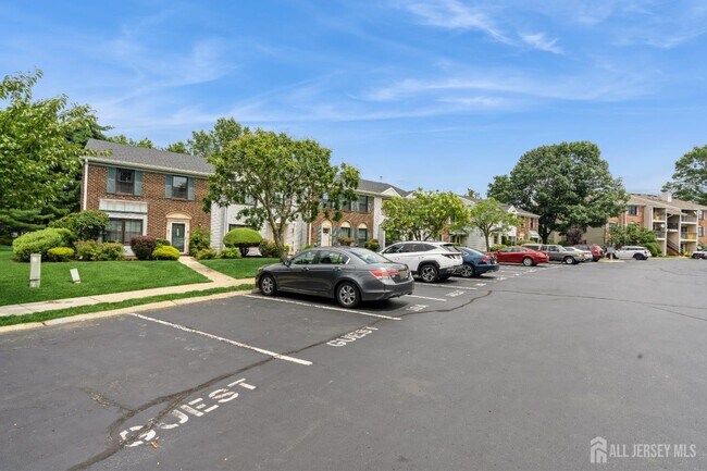 Foto del edificio - 391 Danbury Ln