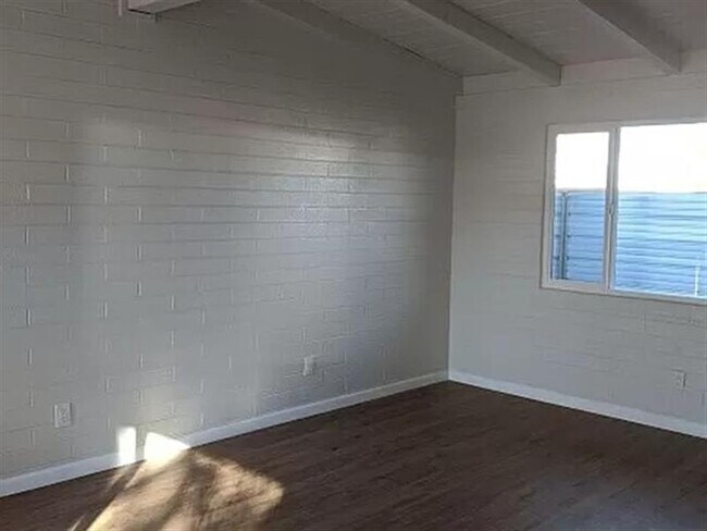 Building Photo - 2756 N Forgeus Ave