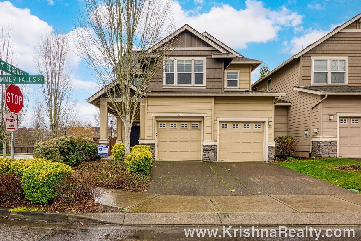 Foto principal - Beautiful 4 BD* 2.5 BA* Corner Lot Single ...