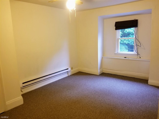 Foto del edificio - 1 br, 1 bath Apartment - 77 Bates Street #3