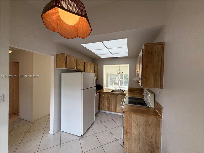 Building Photo - 1953 SW 15th St